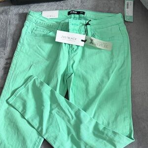 Just Black Women's Skinny Jeans in Light Green